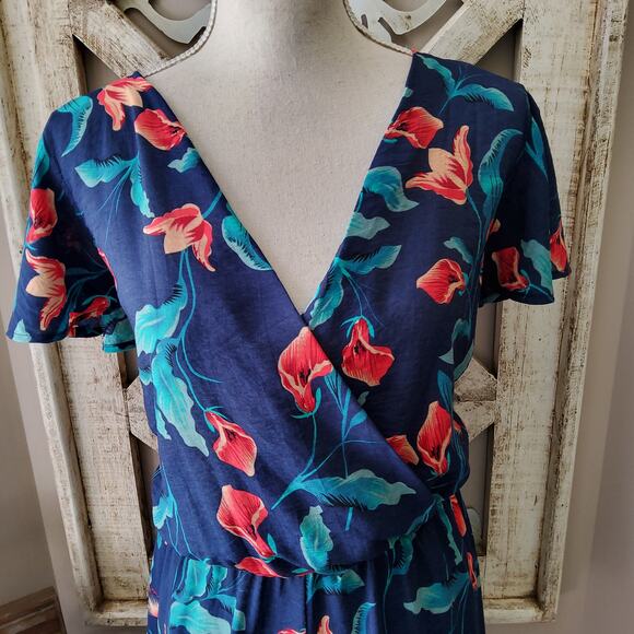 Ces Femme Women's Flutter Sleeve Surplice Shorts Romper in Blue & Coral Floral - Picture 3 of 13